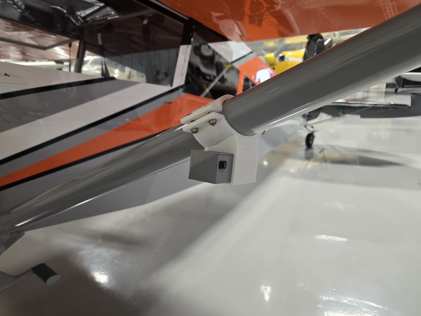 Ground Cue close-up installed on aircraft strut